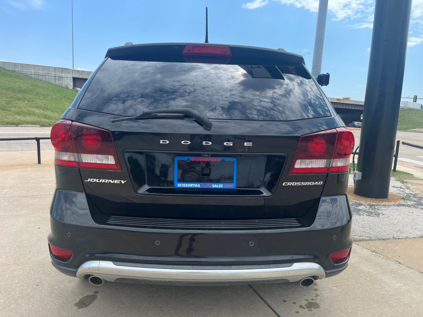 2015 BLACK /black DODGE JOURNEY CROSSROAD Crossroad FWD (3C4PDCGG6FT) with an 3.6L V6 DOHC 24V engine, 6-Speed Automatic transmission, located at 8101 E. Skelly Dr., Tulsa, OK, 74129, (918) 592-3593, 36.121891, -95.888802 - Photo#3