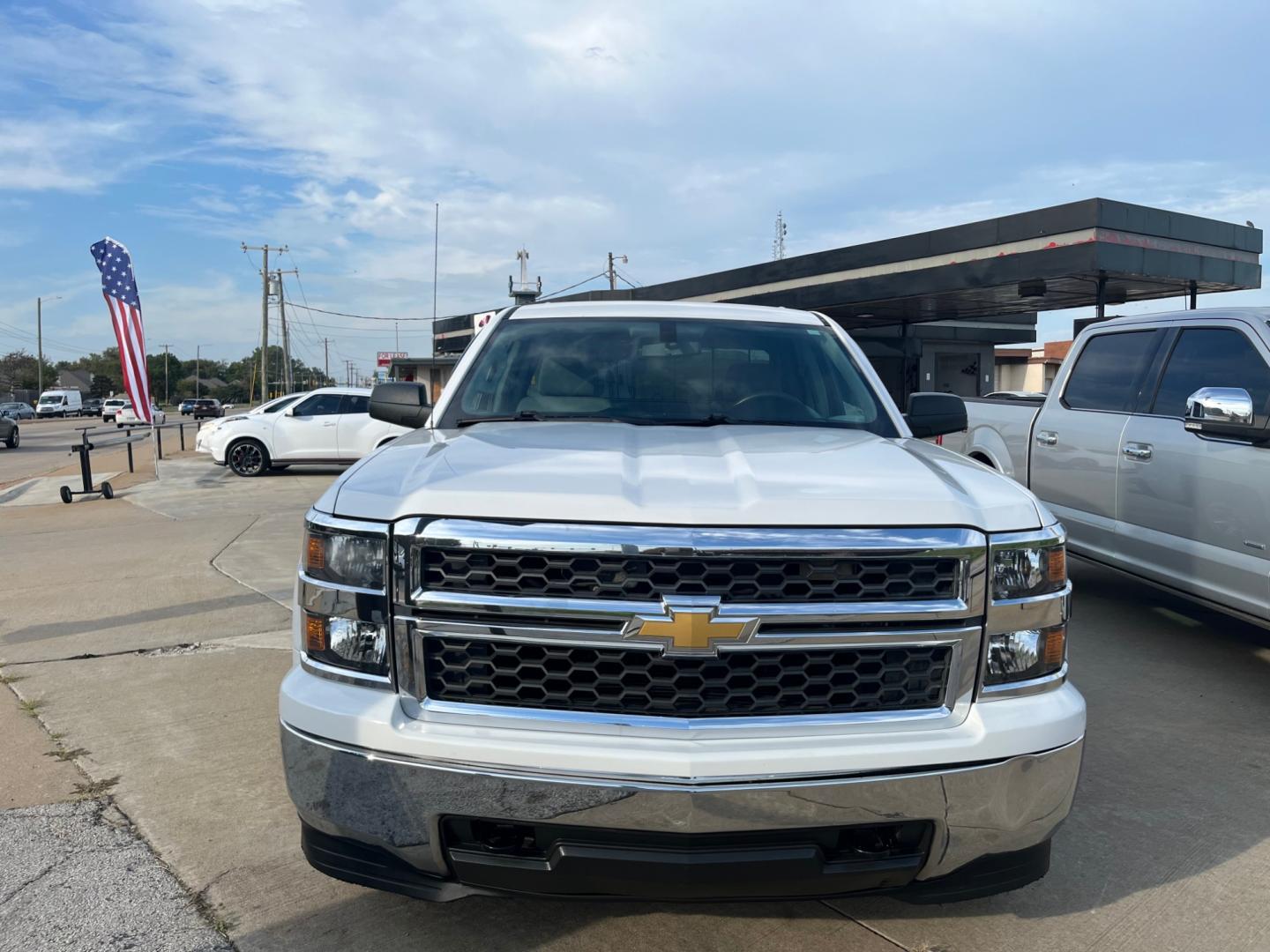 2015 UNKNOWN CHEVROLET SILVERADO WORK TRUCK Work Truck Double Cab 4WD (1GCVKPECXFZ) with an 5.3L V8 OHV 16V engine, 6-Speed Automatic transmission, located at 8101 E. Skelly Dr., Tulsa, OK, 74129, (918) 592-3593, 36.121891, -95.888802 - Photo#2