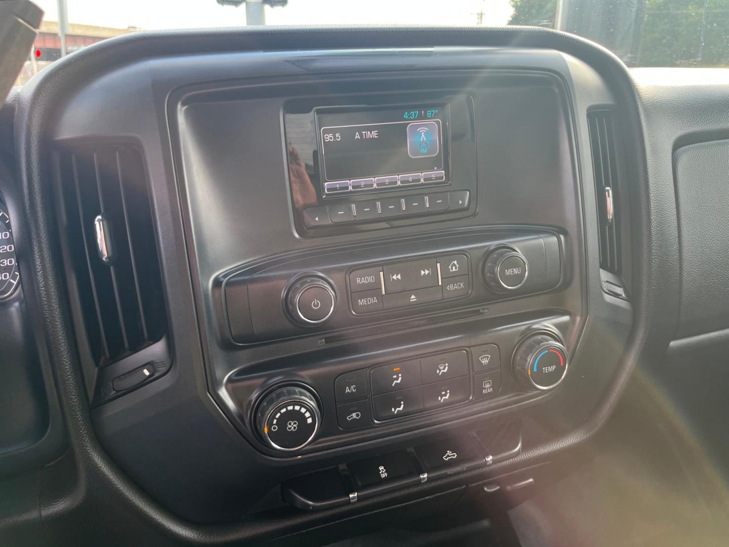 2015 UNKNOWN CHEVROLET SILVERADO WORK TRUCK Work Truck Double Cab 4WD (1GCVKPECXFZ) with an 5.3L V8 OHV 16V engine, 6-Speed Automatic transmission, located at 8101 E. Skelly Dr., Tulsa, OK, 74129, (918) 592-3593, 36.121891, -95.888802 - Photo#5