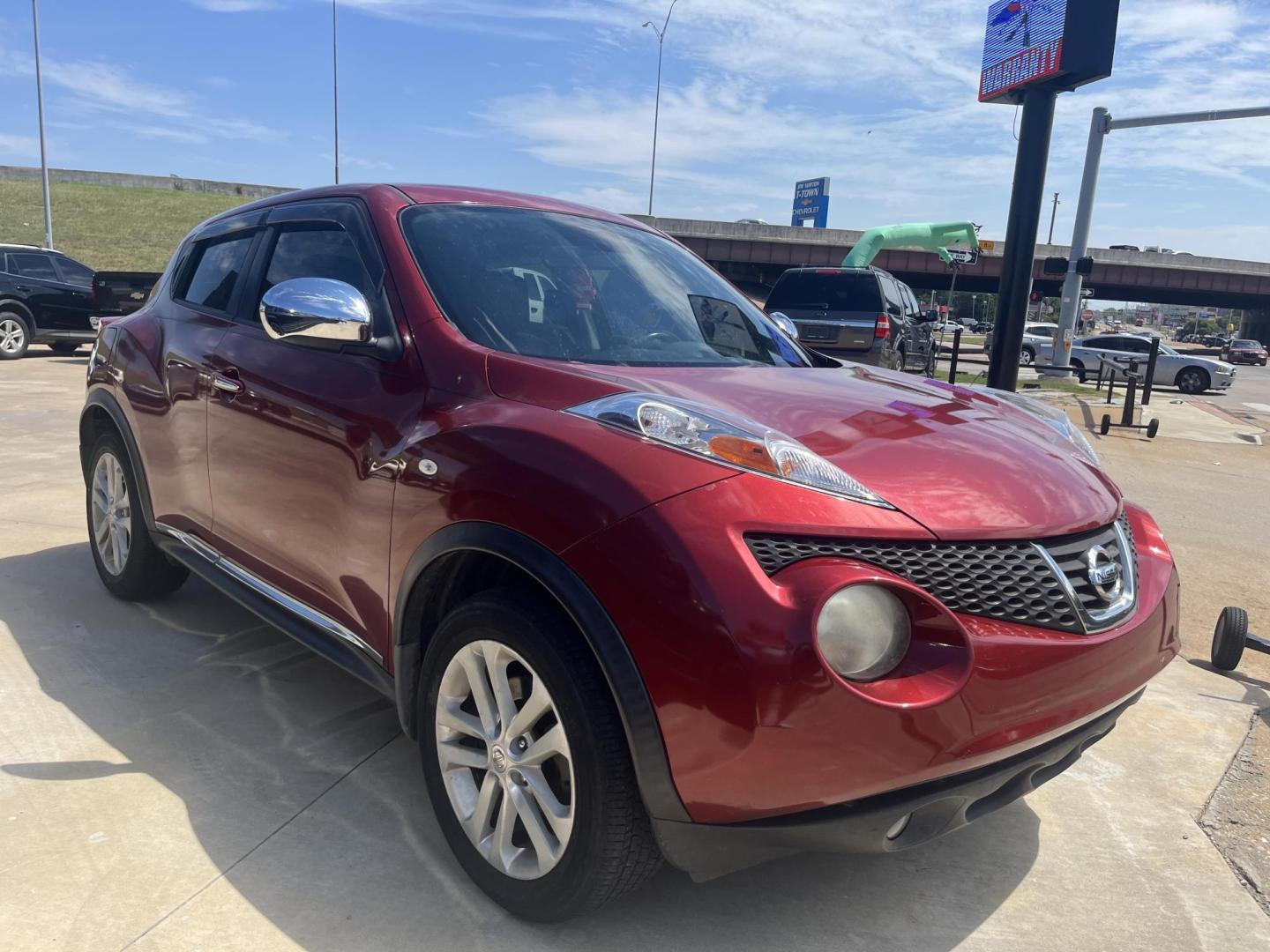 2013 BROWN NISSAN JUKE S FWD (JN8AF5MR6DT) with an 1.6L L4 DOHC 16V engine, Continuously Variable Transmission transmission, located at 8101 E. Skelly Dr., Tulsa, OK, 74129, (918) 592-3593, 36.121891, -95.888802 - Photo#0