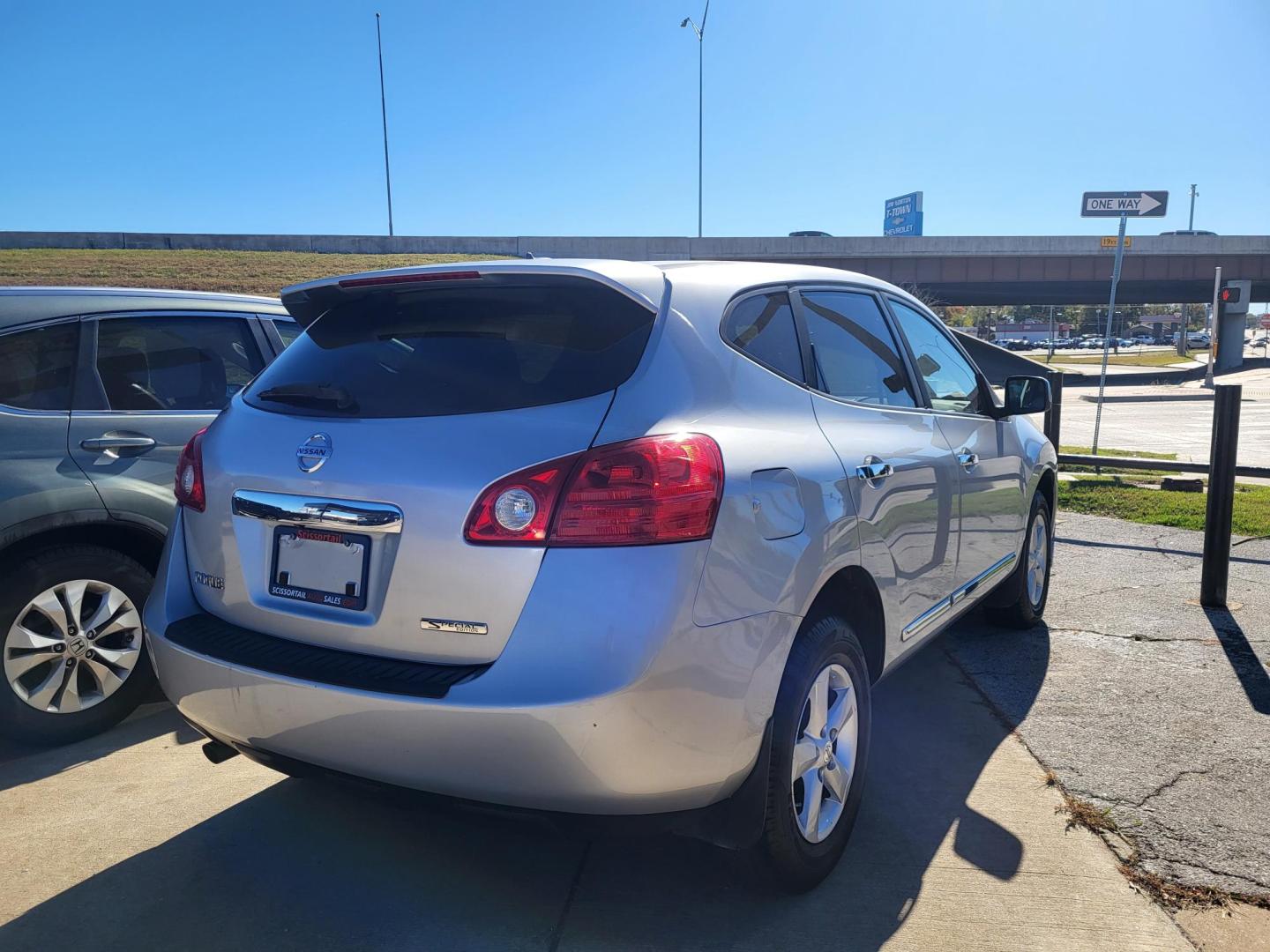 2013 GRAY Nissan Rogue S 2WD (JN8AS5MT9DW) with an 2.5L L4 DOHC 16V engine, Continuously Variable Transmission transmission, located at 8101 E. Skelly Dr., Tulsa, OK, 74129, (918) 592-3593, 36.121891, -95.888802 - Photo#1