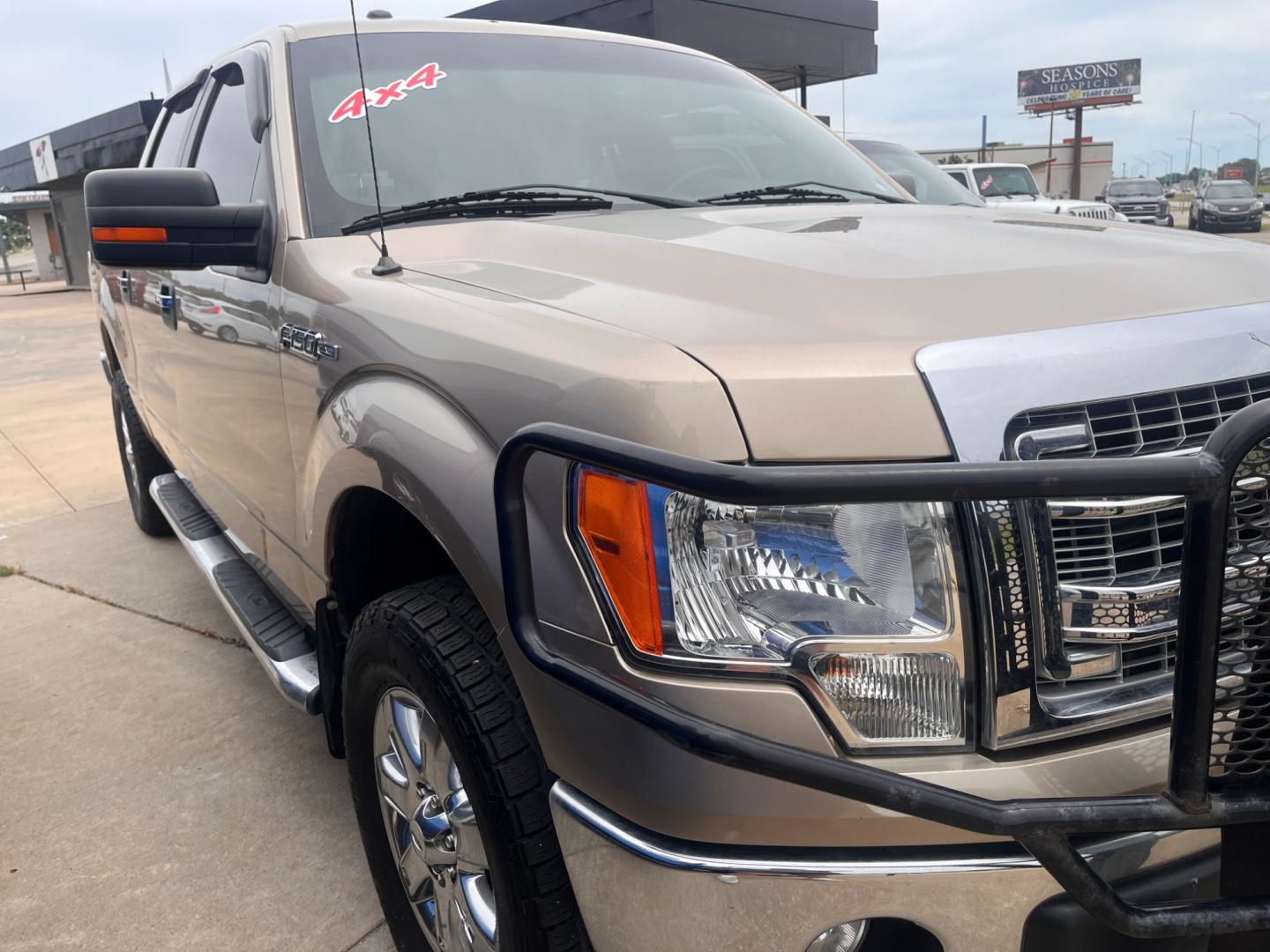 2014 TAN FORD F-150 XL; PLATINUM; XL SuperCrew 5.5-ft. Bed 4WD (1FTFW1EF4EK) with an 5.0L V8 engine, 6-Speed Automatic transmission, located at 8101 E. Skelly Dr., Tulsa, OK, 74129, (918) 592-3593, 36.121891, -95.888802 - Photo#2