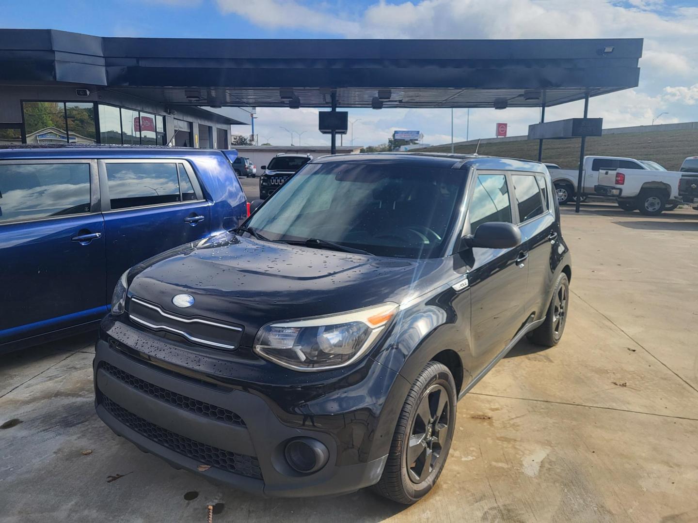 2018 BLACK Kia Soul Base 6M (KNDJN2A22J7) with an 1.6L L4 DOHC 16V engine, 6M transmission, located at 8101 E. Skelly Dr., Tulsa, OK, 74129, (918) 592-3593, 36.121891, -95.888802 - Photo#0