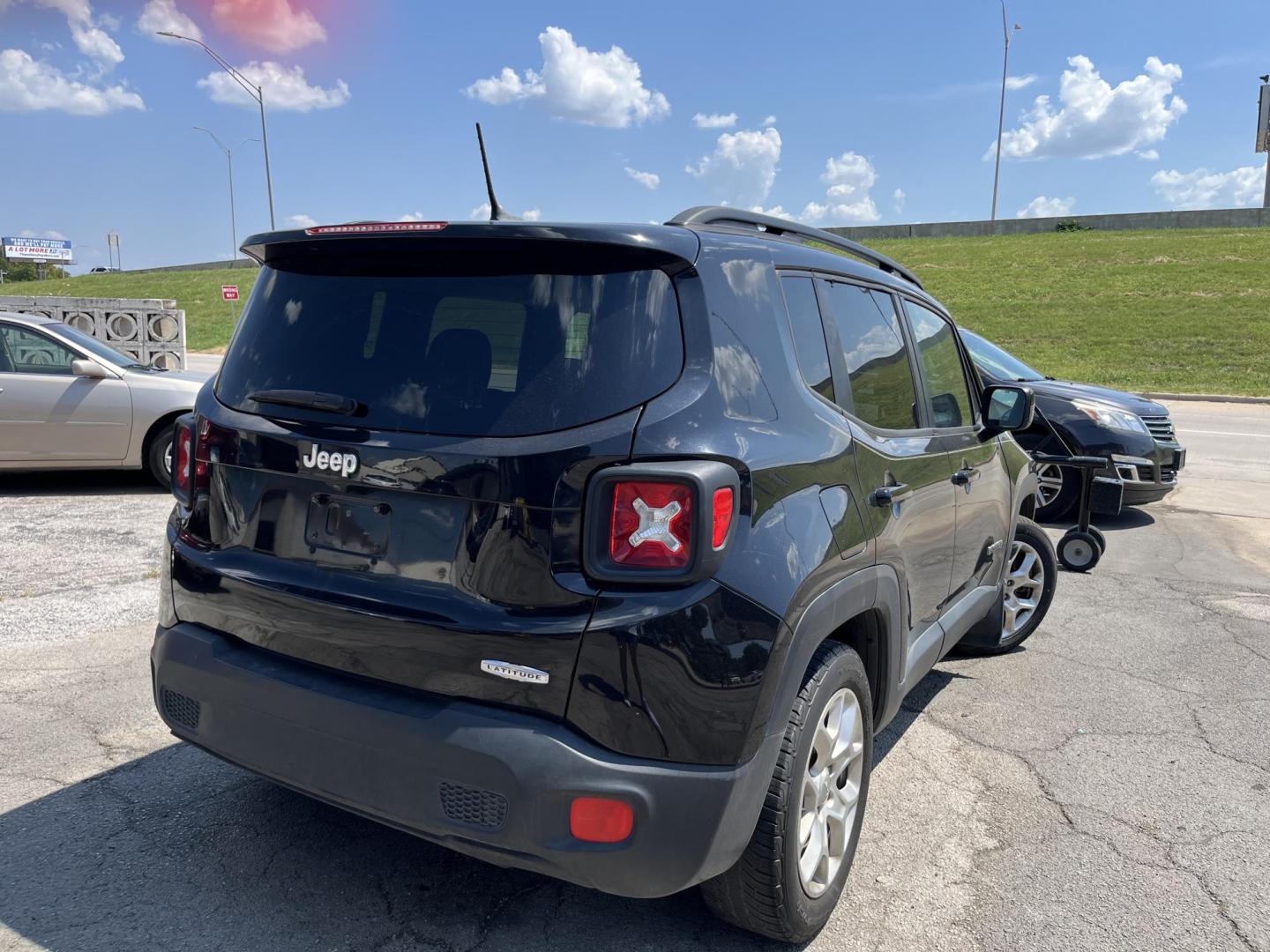 2016 BLACK JEEP RENEGADE LATITUDE Latitude FWD (ZACCJABT8GP) with an 2.4L L4 DOHC 16V engine, 6M transmission, located at 8101 E. Skelly Dr., Tulsa, OK, 74129, (918) 592-3593, 36.121891, -95.888802 - Photo#1