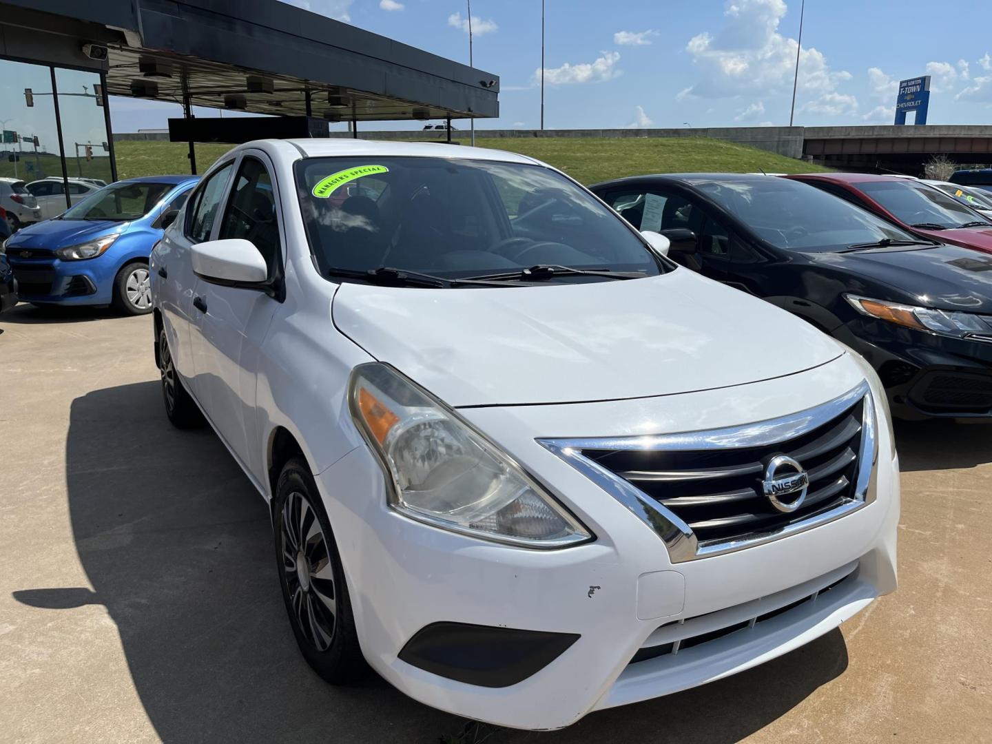 2016 WHITE NISSAN VERSA 1.6 S 5M (3N1CN7AP7GL) with an 1.6L L4 DOHC 16V engine, 5M transmission, located at 8101 E. Skelly Dr., Tulsa, OK, 74129, (918) 592-3593, 36.121891, -95.888802 - Photo#0