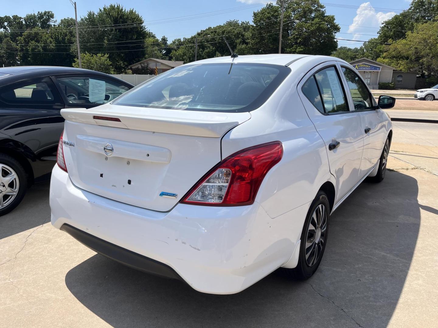 2016 WHITE NISSAN VERSA 1.6 S 5M (3N1CN7AP7GL) with an 1.6L L4 DOHC 16V engine, 5M transmission, located at 8101 E. Skelly Dr., Tulsa, OK, 74129, (918) 592-3593, 36.121891, -95.888802 - Photo#1