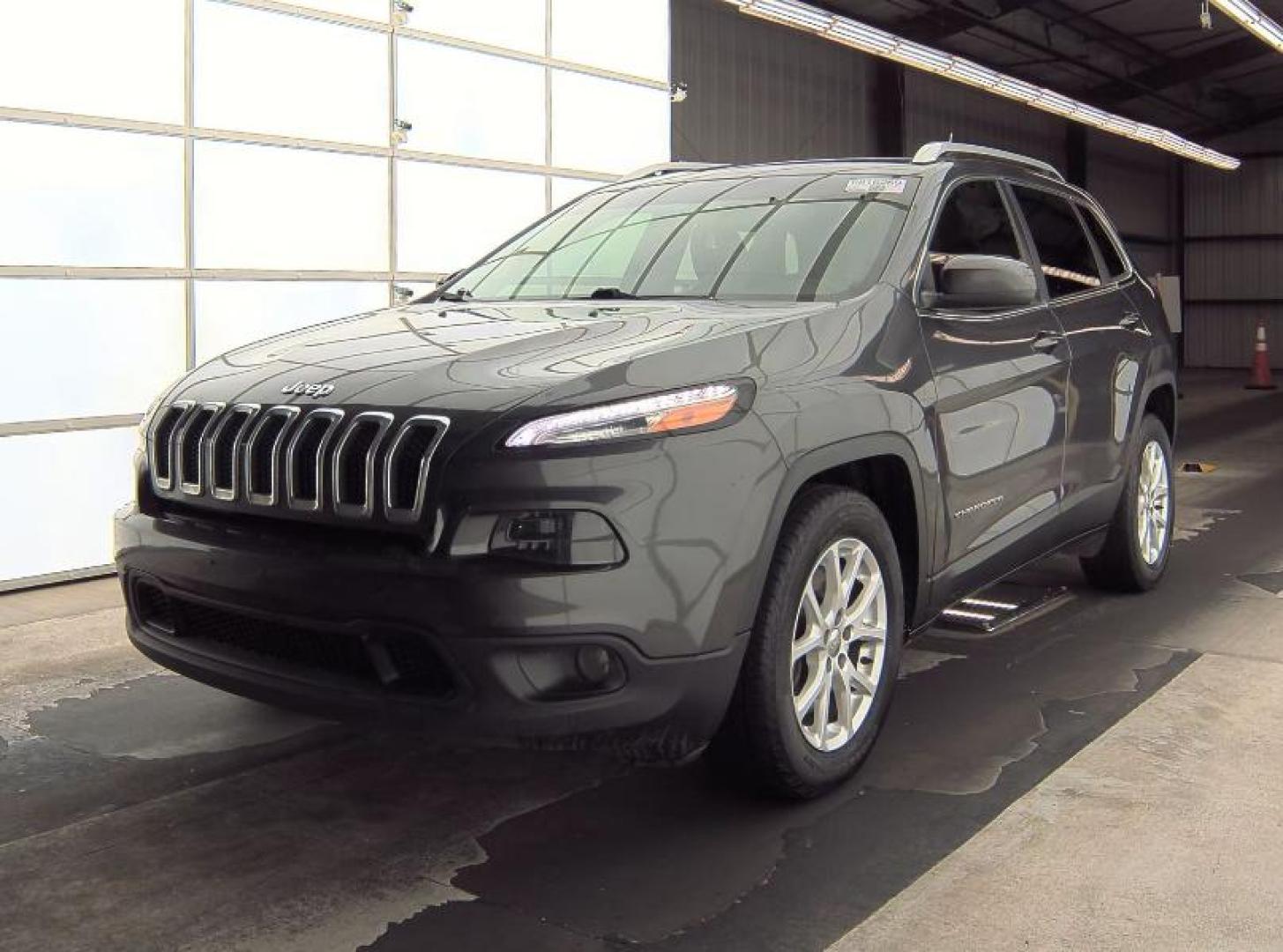 2017 GRAY JEEP CHEROKEE LATITUDE Latitude FWD (1C4PJLCB1HW) with an 2.4L L4 DOHC 16V engine, 9A transmission, located at 8101 E. Skelly Dr., Tulsa, OK, 74129, (918) 592-3593, 36.121891, -95.888802 - Photo#0