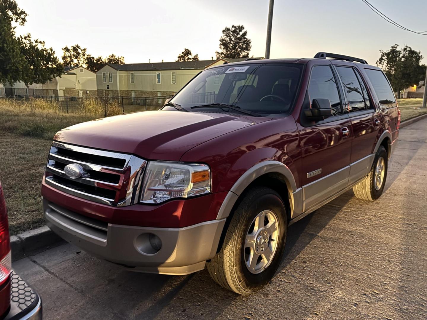 2008 RED FORD EXPEDITION EDDIE BAU Eddie Bauer 2WD (1FMFU17518L) with an 5.4L V8 SOHC 16V engine, 6-Speed Automatic transmission, located at 8101 E. Skelly Dr., Tulsa, OK, 74129, (918) 592-3593, 36.121891, -95.888802 - Photo#0