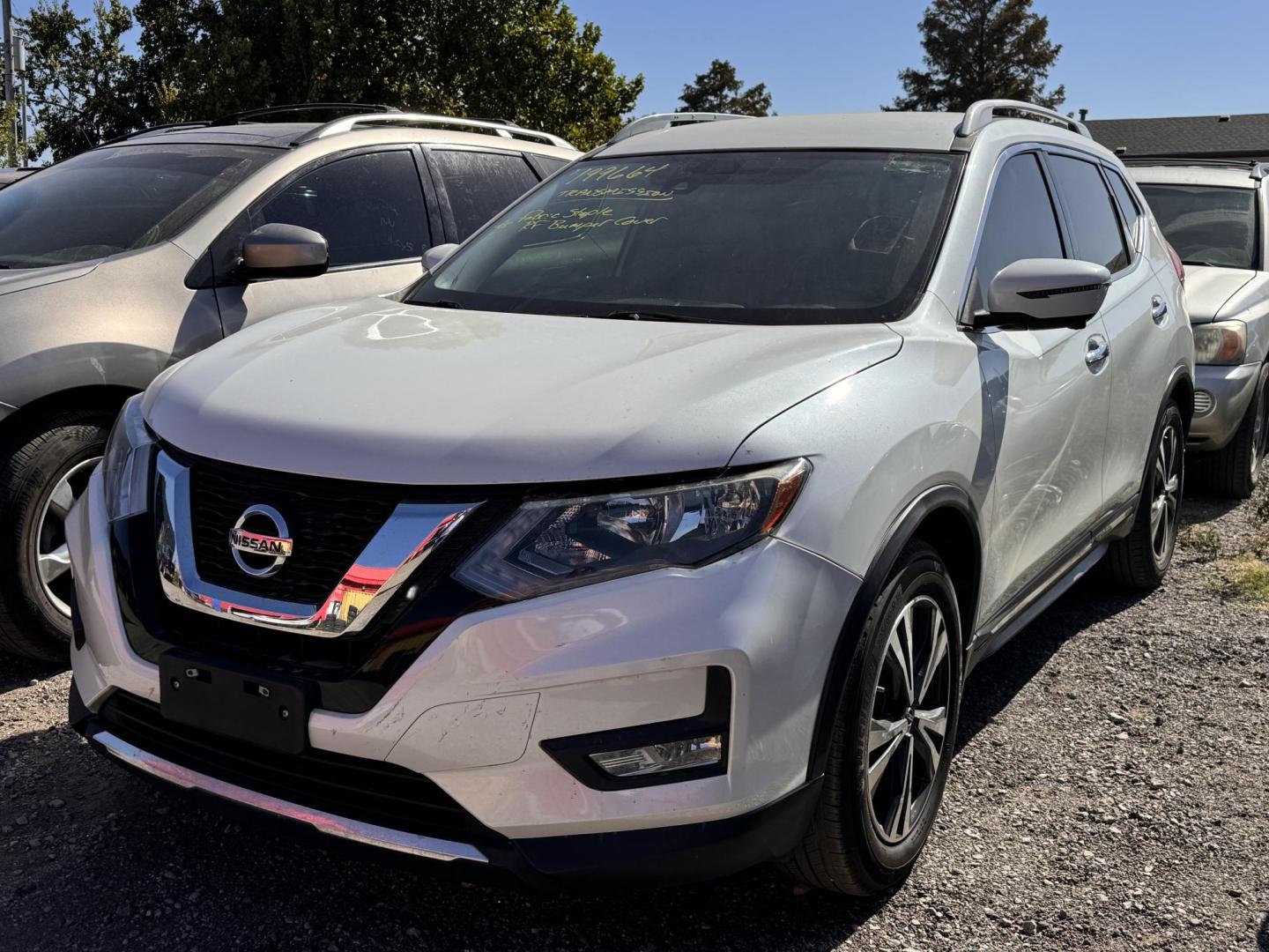 2017 WHITE Nissan Rogue SV 2WD (5N1AT2MT7HC) with an 2.5L L4 DOHC 16V engine, CVT transmission, located at 8101 E. Skelly Dr., Tulsa, OK, 74129, (918) 592-3593, 36.121891, -95.888802 - Photo#0