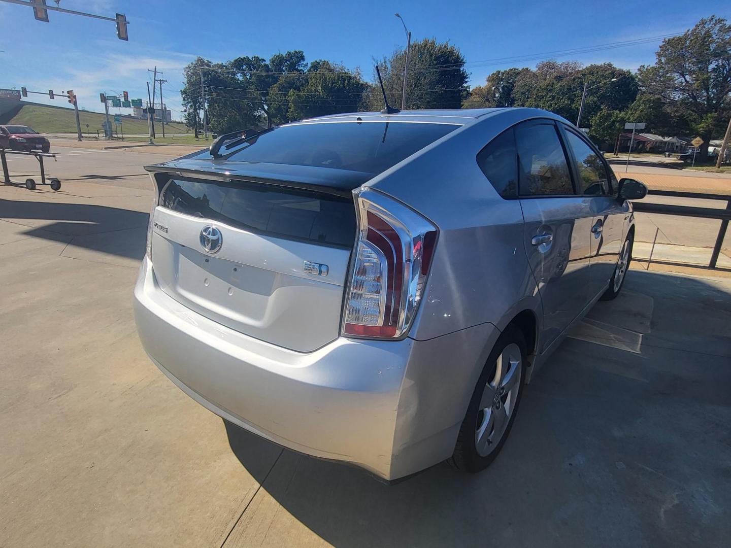 2012 SILVER TOYOTA PRIUS TWO; THREE; FO Prius II (JTDKN3DU6C5) with an 1.8L L4 DOHC 16V HYBRID engine, Continuously Variable Transmission transmission, located at 8101 E. Skelly Dr., Tulsa, OK, 74129, (918) 592-3593, 36.121891, -95.888802 - Photo#1