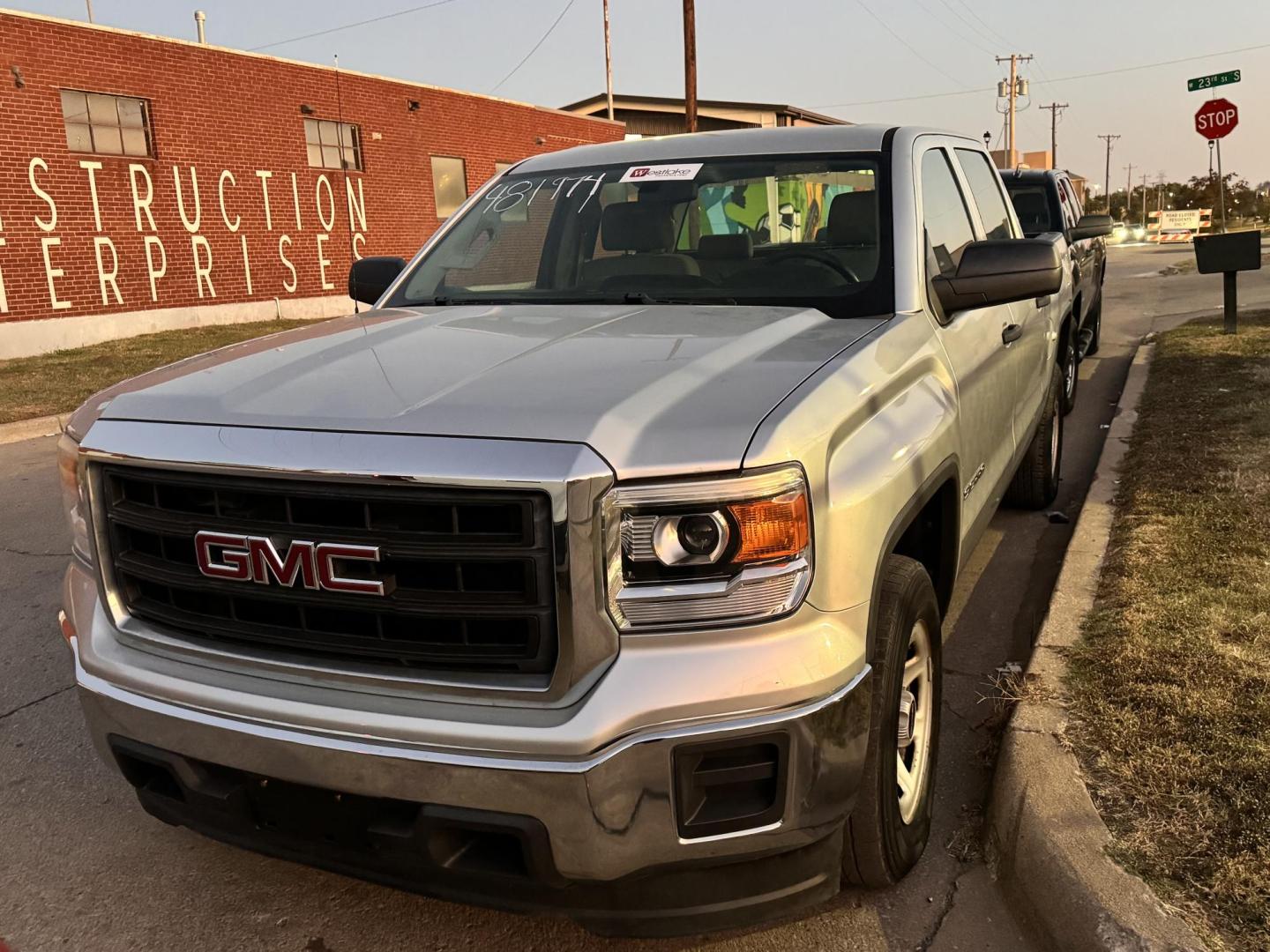 2014 SILVER GMC SIERRA BASE Base Crew Cab 2WD (3GTP1TEH3EG) with an 4.3L V6 OHV 12V engine, 6-Speed Automatic transmission, located at 8101 E. Skelly Dr., Tulsa, OK, 74129, (918) 592-3593, 36.121891, -95.888802 - Photo#0