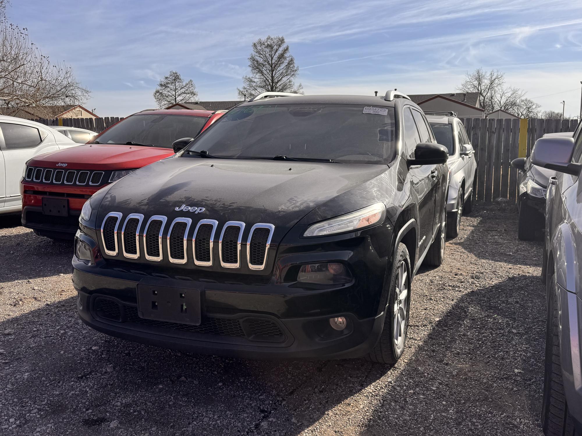 photo of 2017 Jeep Cherokee Latitude FWD