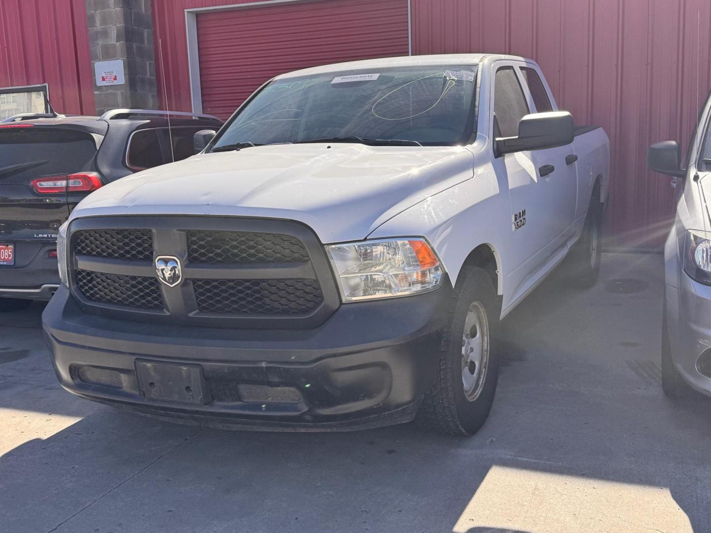 2017 WHITE RAM 1500 Tradesman Quad Cab 2WD (1C6RR6FG1HS) with an 3.6L V6 DOHC 24V FFV engine, 8A transmission, located at 8101 E. Skelly Dr., Tulsa, OK, 74129, (918) 592-3593, 36.121891, -95.888802 - Photo#0