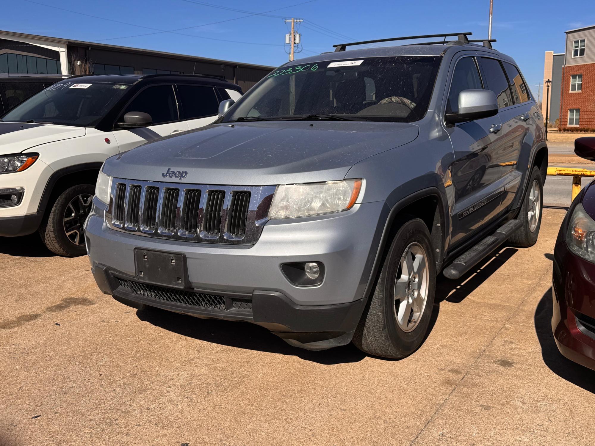 photo of 2012 Jeep Grand Cherokee Laredo 2WD