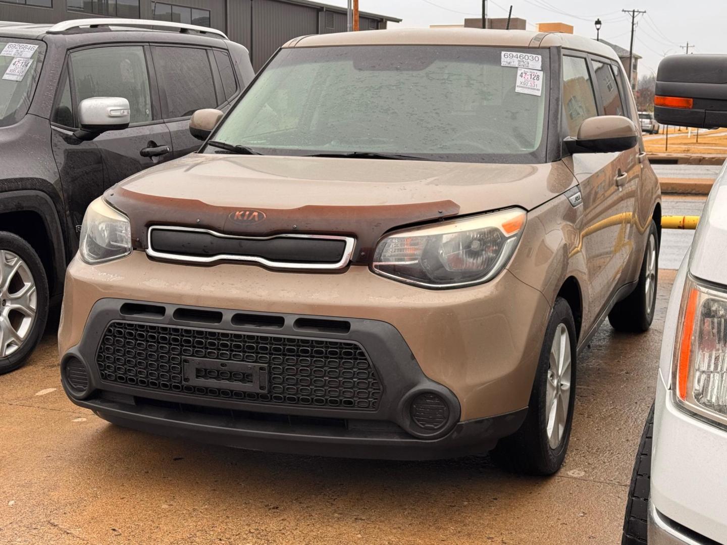 2015 BROWN Kia Soul Base (KNDJN2A27F7) with an 1.6L L4 DOHC 16V engine, located at 8101 E. Skelly Dr., Tulsa, OK, 74129, (918) 592-3593, 36.121891, -95.888802 - Photo#0